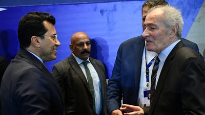 وزير الرياضة يهنئ حسن مصطفى لفوزه برئاسة الاتحاد الدولي لكرة اليد