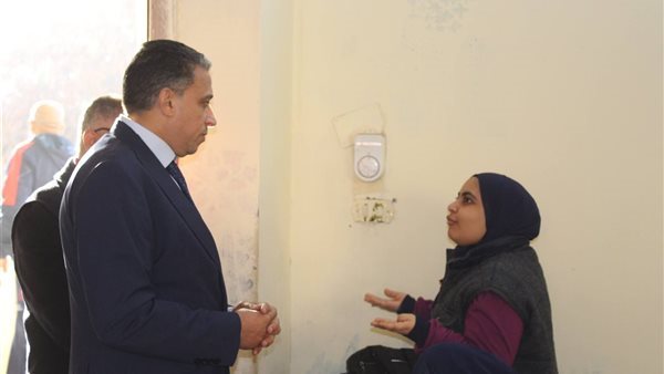 وكيل تعليم الجيزة يتفقد مدارس بولاق الدكرور: لا تهاون في الانضباط