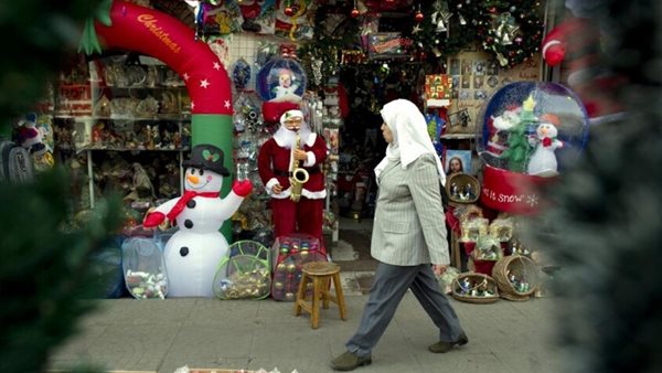 بيان حاسم من دار الإفتاء حول حكم تهنئة المسيحيين بالأعياد