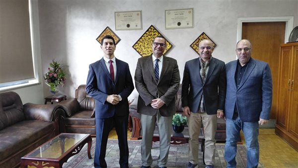 حقوق عين شمس تحتفي بتميز أحد خريجيها لحصوله على الماجستير من جامعة “كوين ماري”