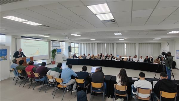 الجامعة الألمانية بالقاهرة تجمع الخبراء الألمان والمصریین بندوة علمية حول الطاقة الكهروضوئية والتنقل الكهربائي