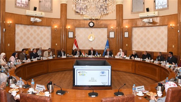 مجلس جامعة قناة السويس يستعرض منظومة الامتحانات وموقف الاعتماد بالكليات