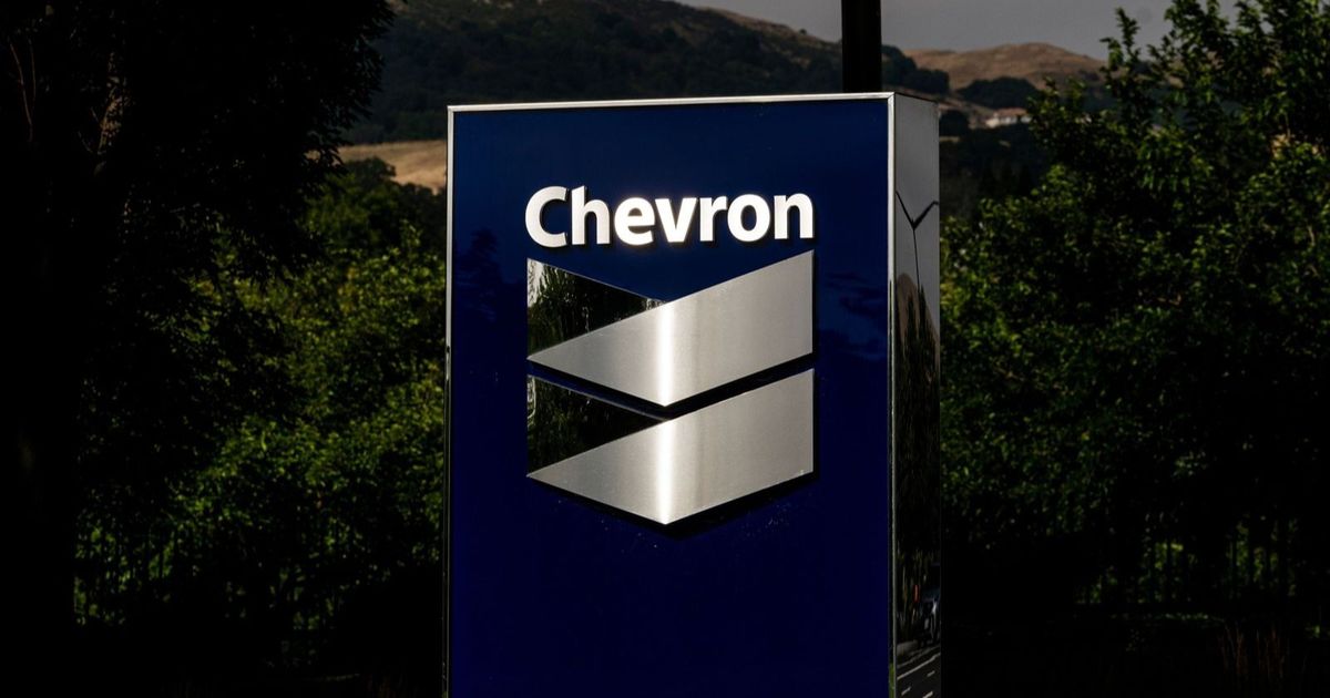 “شيفرون” تواصل  ناقلات النفط في فنزويلا وسط التوترات