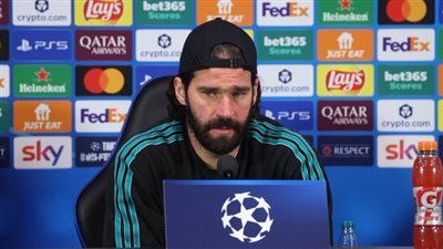 أليسون بيكر محمد صلاح إنسان رائع وأسطورة وأدعم آرني سلوت