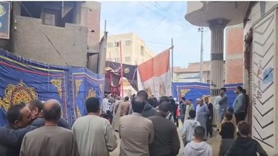 إقبال كبير للناخبين بدائرة بندر دمنهور مع بداية اليوم الأول للانتخابات (فيديو)