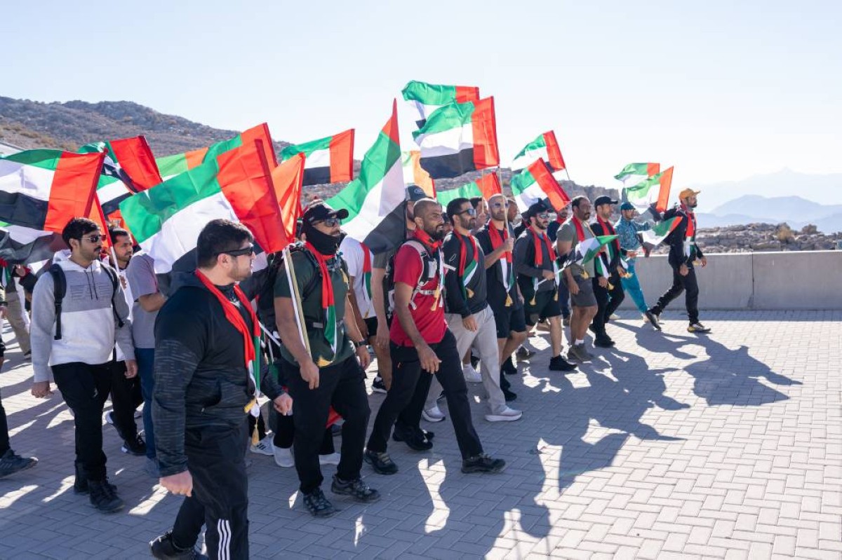 محمد بن سعود يشارك في المسير الجبلي على قمة جبل جيس