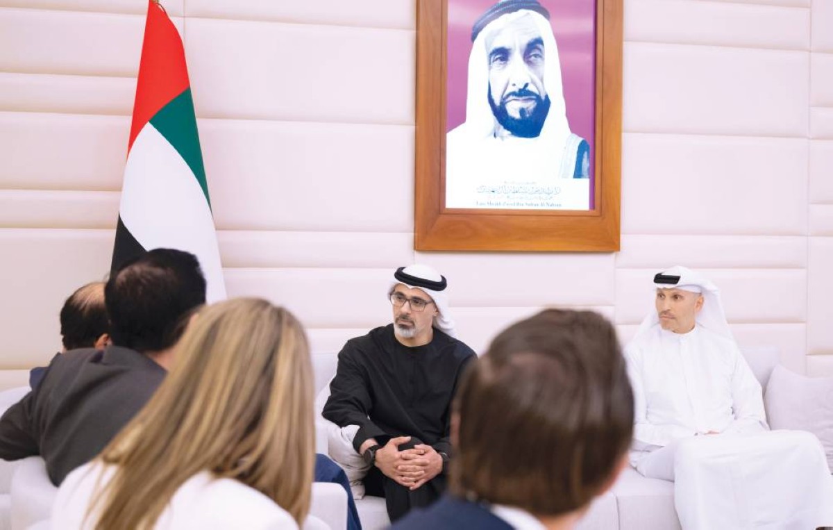 خالد بن محمد يبحث بناء الشراكات مع رئيس معهد «ميلكن»