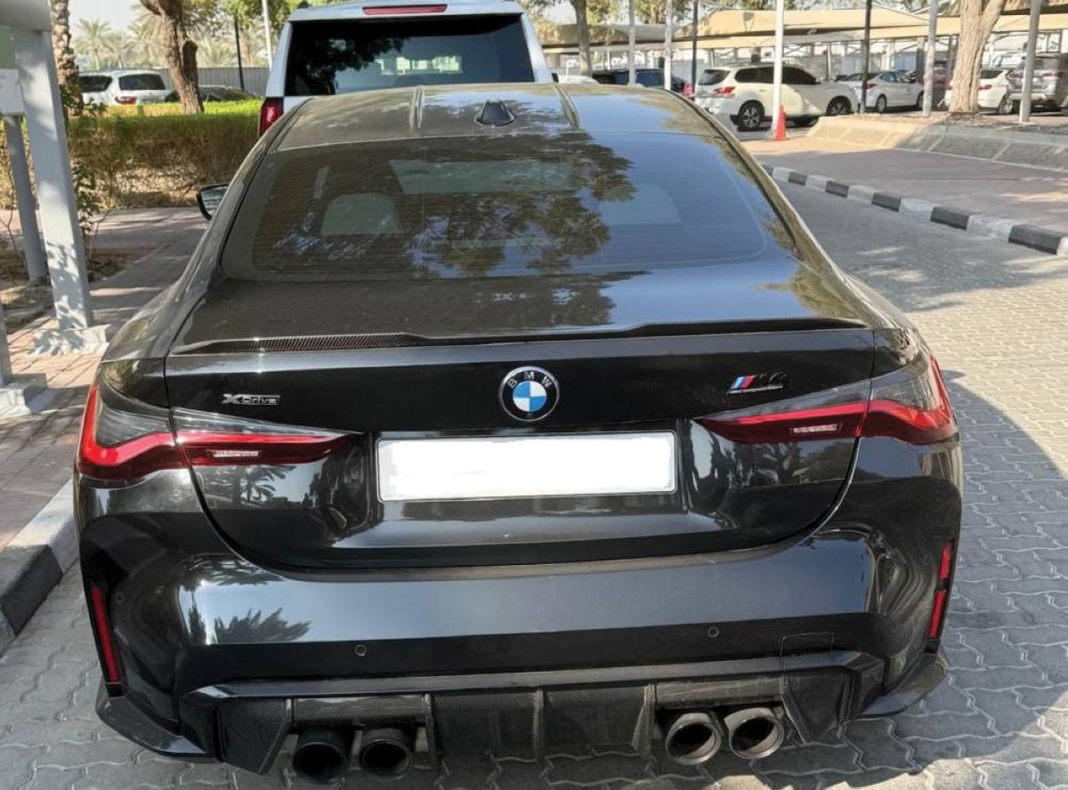 شرطة دبي تضبط سائحاً وتحجز مركبة مستأجرة استخدمها في استعراض خطير