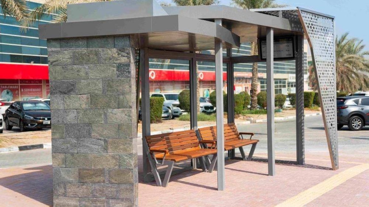 “طرق دبي” تُنجز 595 مظلة لركاب حافلات المواصلات العامة في الإمارة