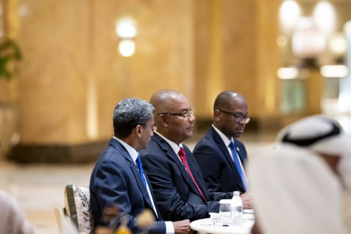 محمد بن زايد يلتقي رئيس سيشل الذي يزور الإمارات لحضور الجولة الختامية لبطولة العالم للفورمولا 1