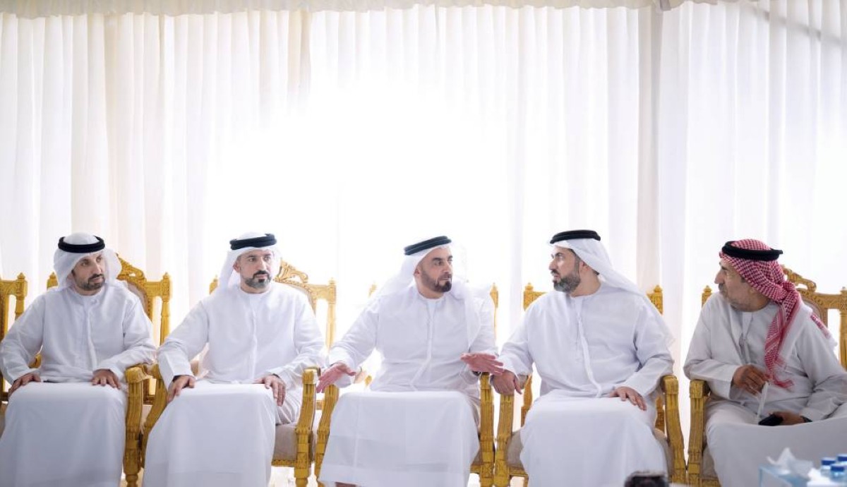 سعود بن صقر يعزي في وفاة محمد جاسم الزعابي