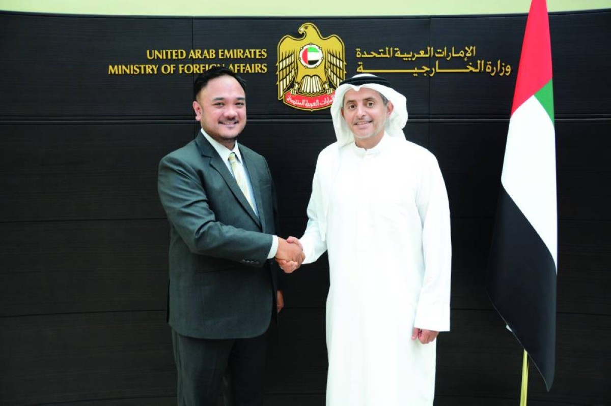 تسلم البراءة القنصلية من قنصل عام الفلبين