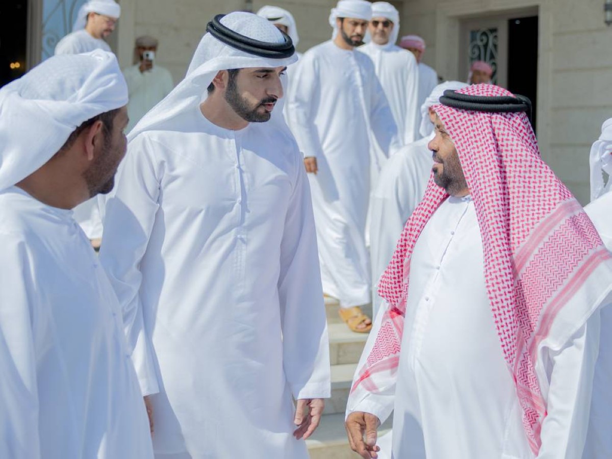 حمدان بن محمد يقدّم واجب العزاء في وفاة عتيق محمد المهيري