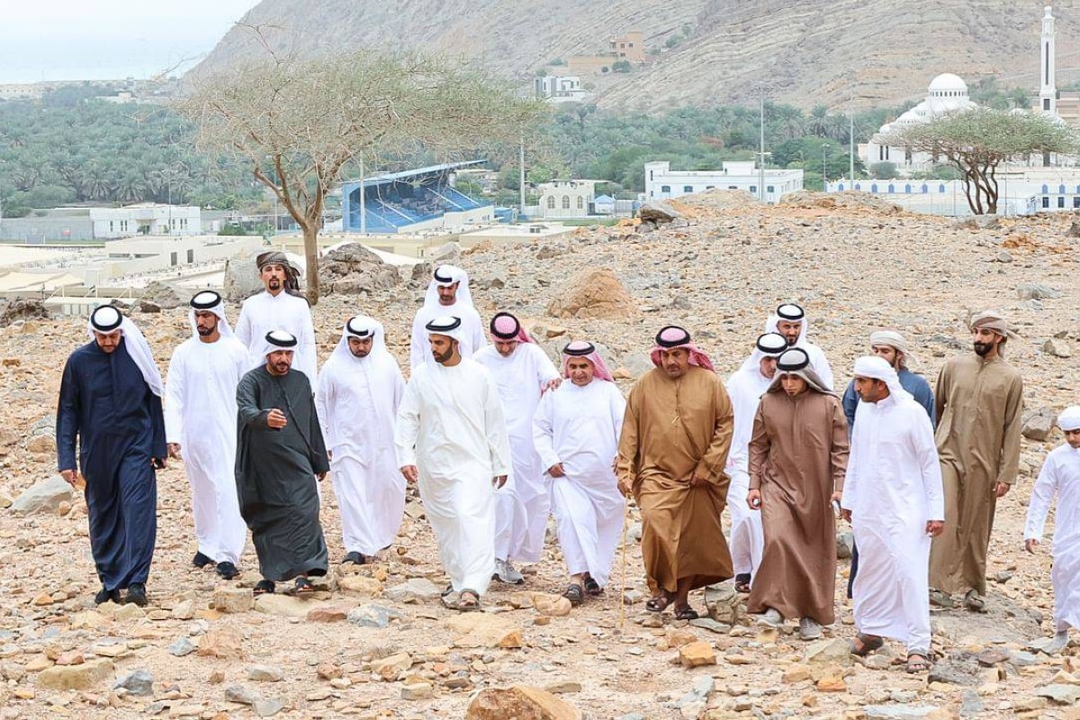 ولي عهد رأس الخيمة يزور المناطق الشمالية في الإمارة ويتفقد احتياجات الأهالي