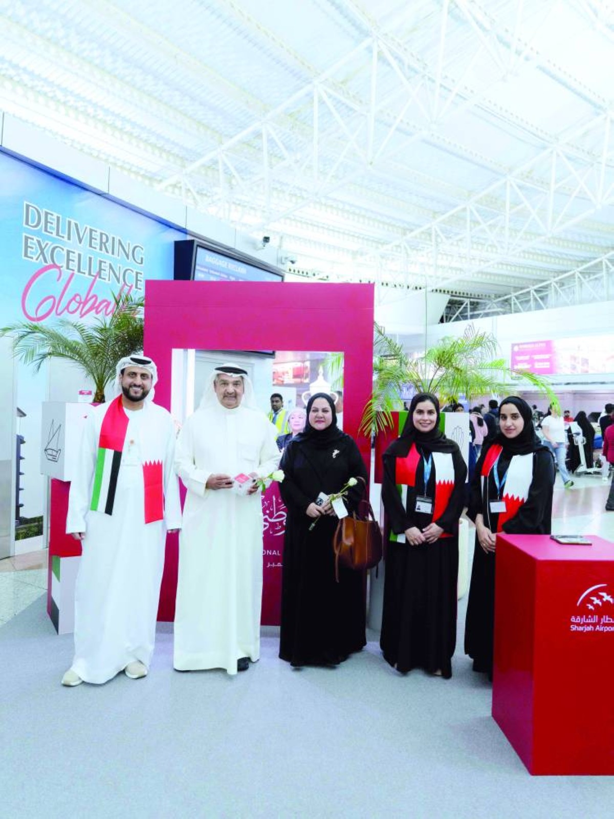 مطار الشارقة يشارك المسافرين البحرينيين احتفالاتهم باليوم الوطني