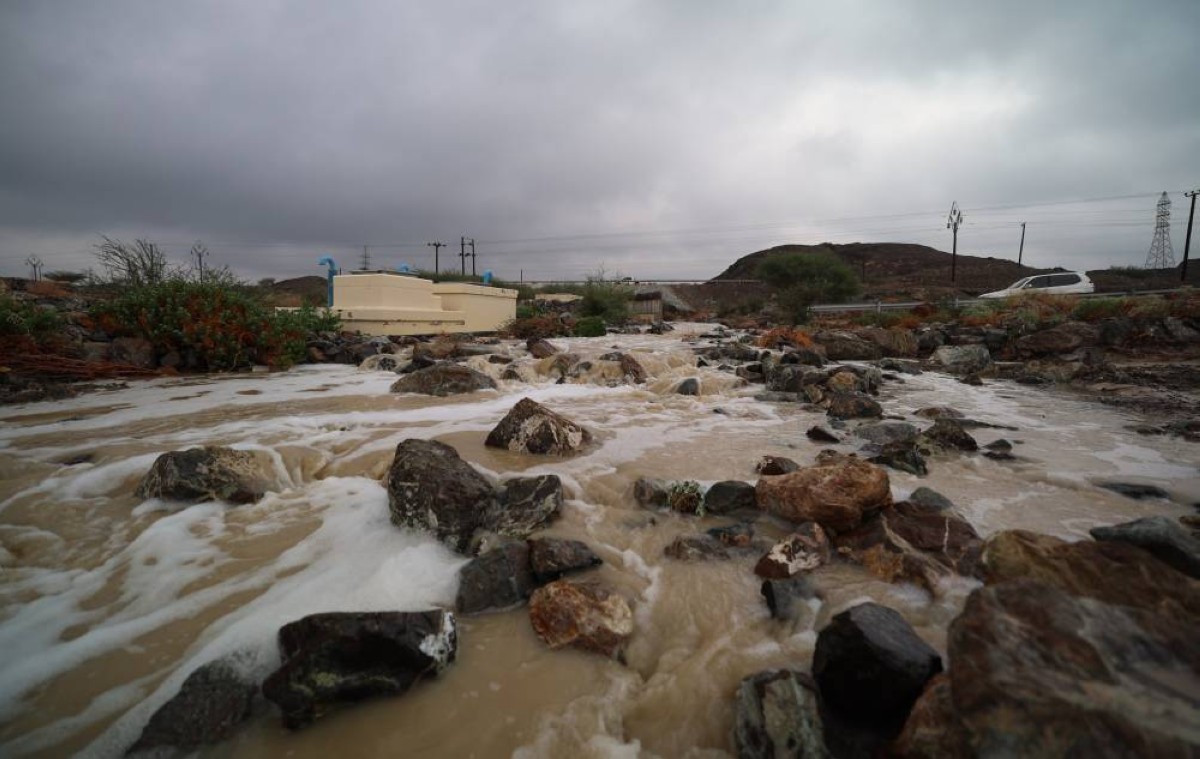 ” التغير المناخي” تحذر من مخاطر المياه المتجمعة أثناء الأجواء الماطرة