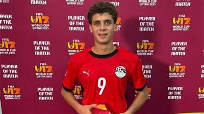 “لست سعيد بمستواك”.. أحمد شوبير يهاجم حمزة عبد الكريم لاعب الأهلي