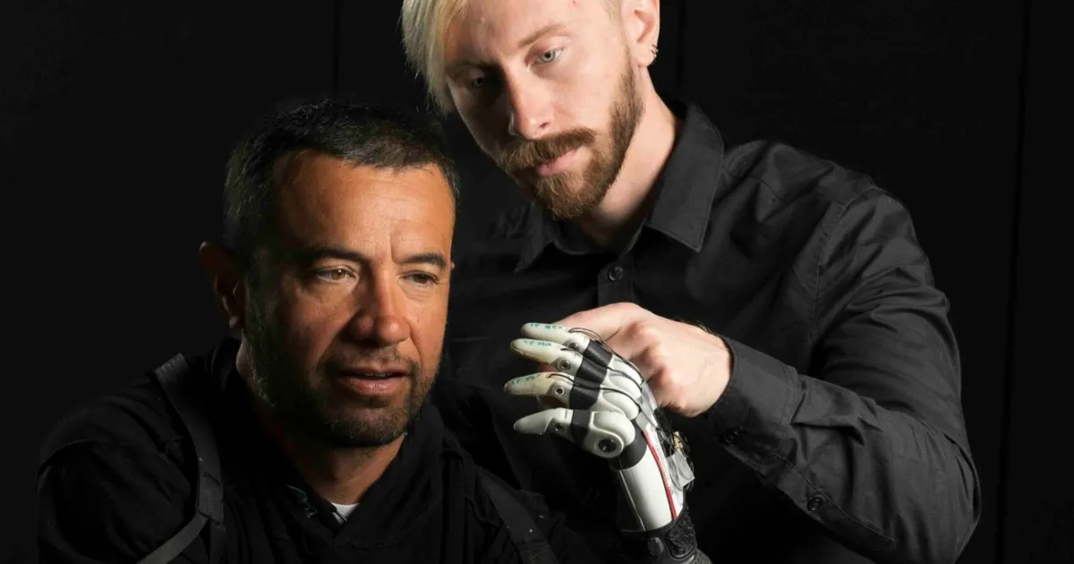 باحثون يطورون طرفاً اصطناعياً بقدرات تحاكي التفكير البشري