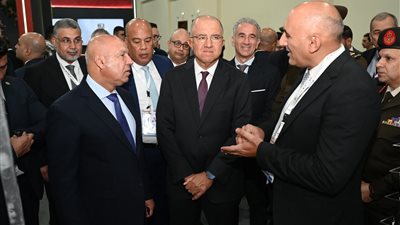 معرض «إيديكس» يمثل منصة مهمة لإبراز قدرات القطاع الصناعي