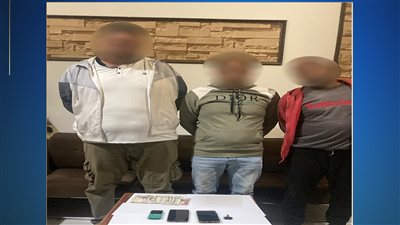 «رشاوى وكروت دعائية».. الداخلية مبتهزرش.. ضبط مخالفات انتخابية بالساعات الأولى من التصويت في الدوائر الملغاة