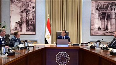 رئيس الوزراء يتابع توافر الاحتياطي الإستراتيجي من المنتجات البترولية