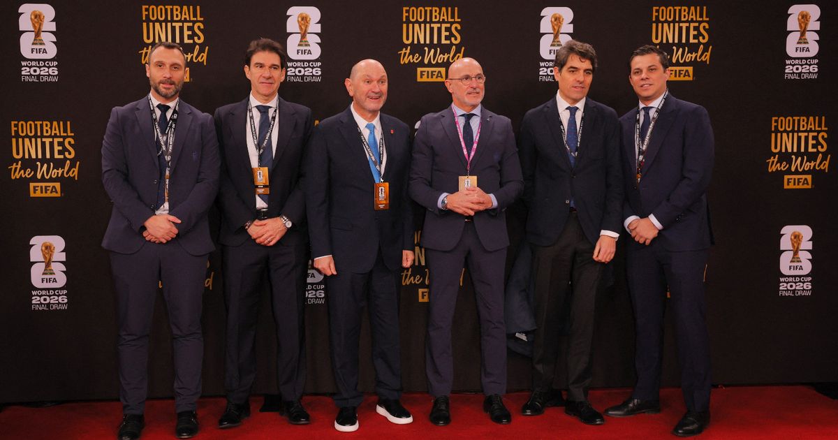 دي لا فوينتي يردّ على هيرفي رينارد: الإشادة لن تُضعف إسبانيا