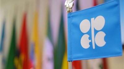 أوبك+ تثبّت إنتاج النفط حتى الربع الأول من 2026.. ما تأثير القرار