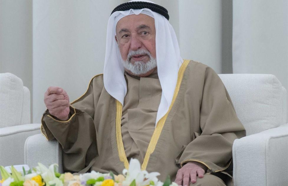 حاكم الشارقة يعزي خادم الحرمين بوفاة والدة الأمير مشعل بن بدر