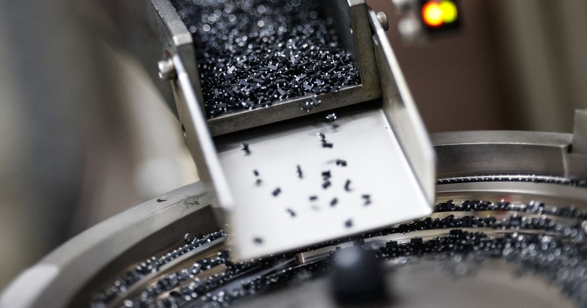 واشنطن تسعى لاتفاقات دولية لتأمين سلاسل توريد الذكاء الاصطناعي