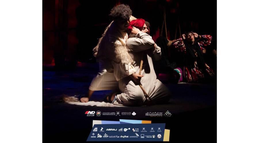 «مرود كحل» الإماراتي يفوز بـ 3 جوائز مسرحية عمانية