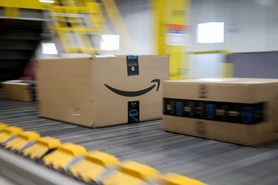 ‘أمازون’ تدرس قطع علاقاتها مع خدمة البريد الأمريكية