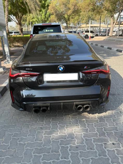 شرطة دبي تضبط سائحاً وتحجز مركبة قادها بطيش على شارع الشيخ زايد (فيديو)