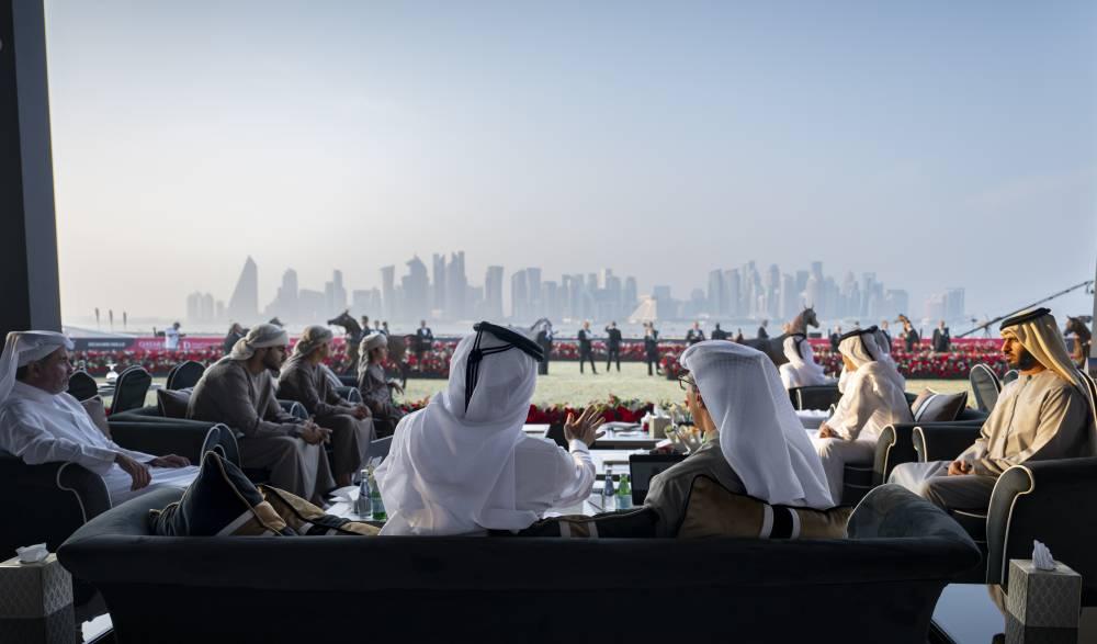 منصور بن زايد وعمار بن حميد يشهدان بطولة العالم للخيل في الدوحة