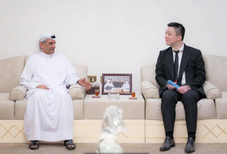 حاكم الفجيرة يبحث مع رئيس «ياشا» الصينية التعاون في تطوير المدن الذكية