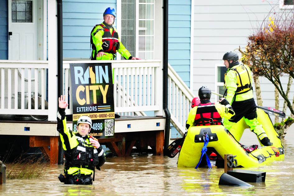 فيضانات عارمة تهجّر عشـــرات الآلاف فـــي واشنطــن