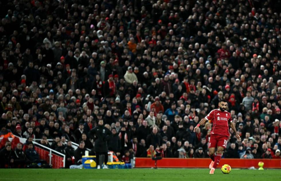 استقبال أسطوري من جماهير ليفربول لصلاح لحظة مشاركته أمام برايتون (فيديو)