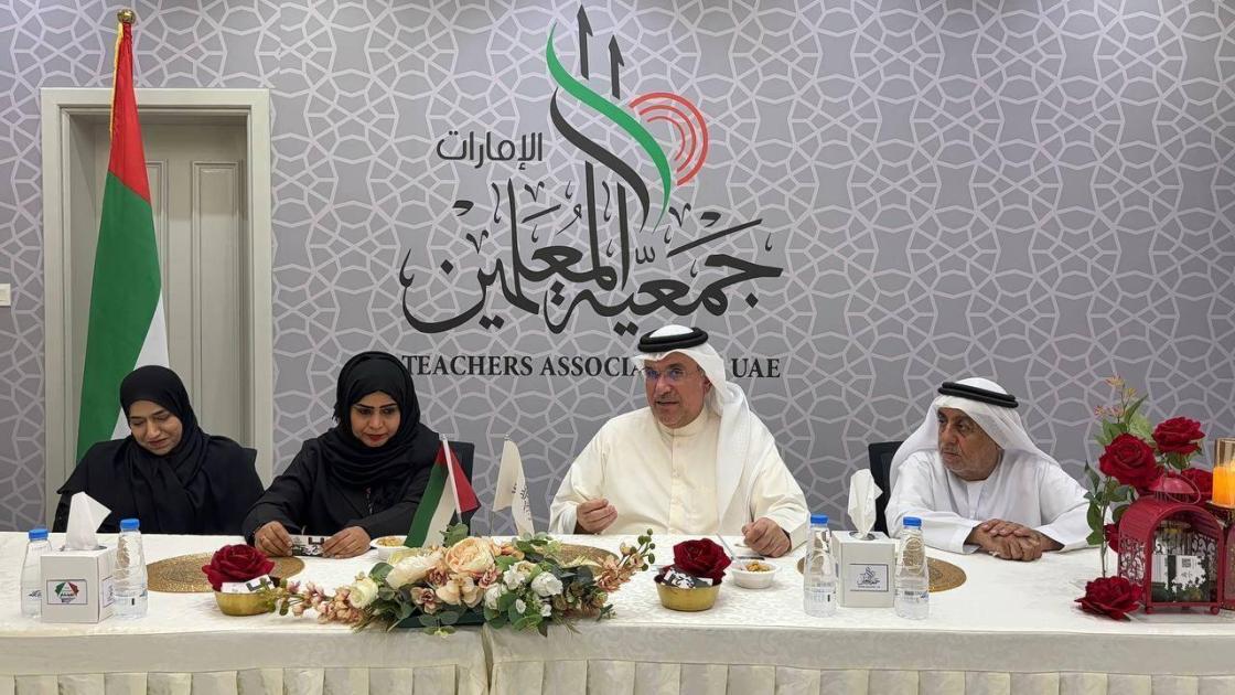 24 مبادرة ثقافية واجتماعية في كتاب إلكتروني