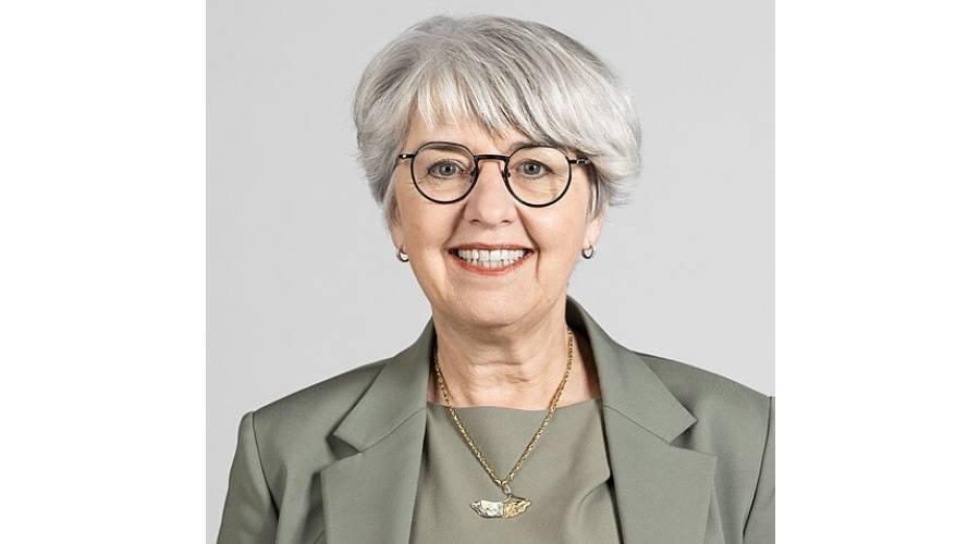 وزيرة سويسرية منفتحة على حظر دخول الأطفال إلى منصات التواصل