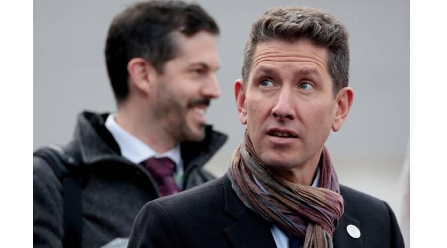 ستارمر يبحث مع ترامب ملف أوكرانيا وتعيين سفير بريطاني في أمريكا