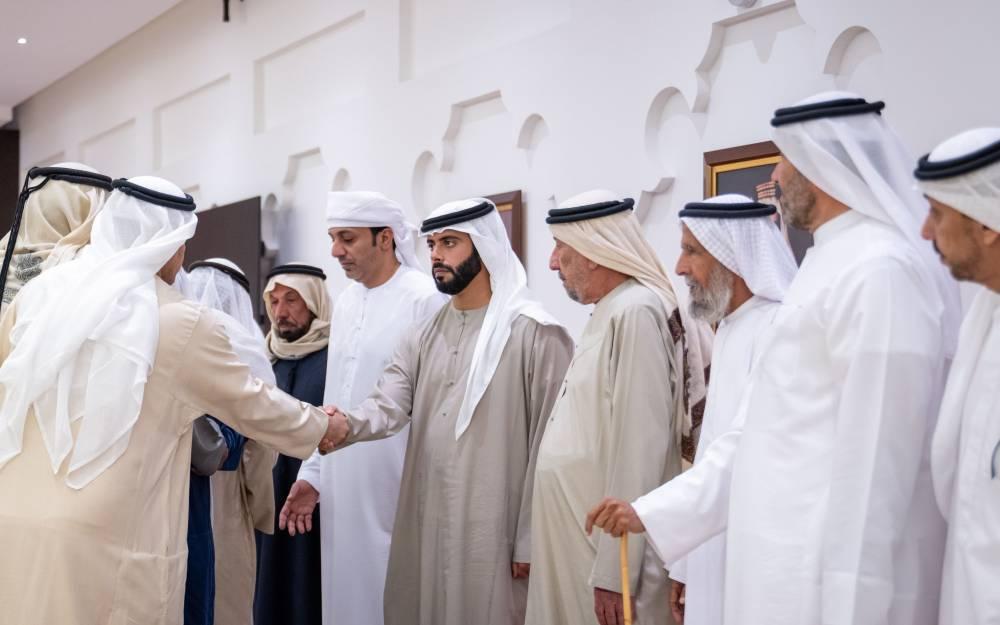 هزاع بن حمدان يعزي أحمد بن دهير بوفاة ابنه