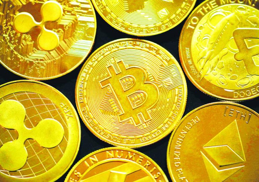 «بيتكوين» تخترق 90 ألف دولار مجدداً