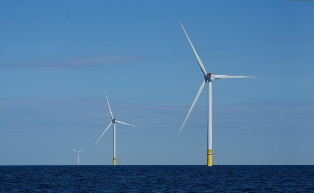 الداخلية الأميركية: مشاريع طاقة الرياح البحرية «خطر على الأمن القومي»
