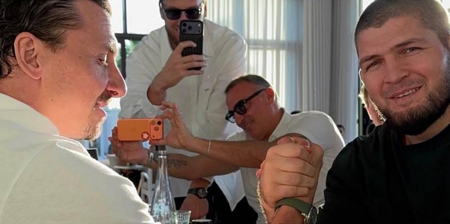 تحدٍ طريف في دبي بين نور محمدوف وإبراهيموفيتش (فيديو)