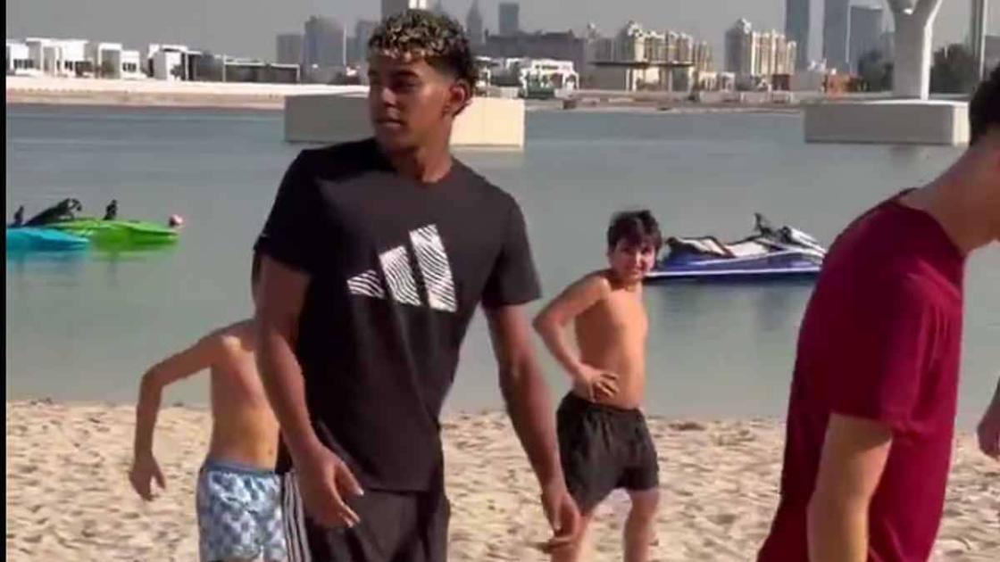 على شواطئ دبي.. لامين يامال يشارك في مباراة مع الأطفال (فيديو)