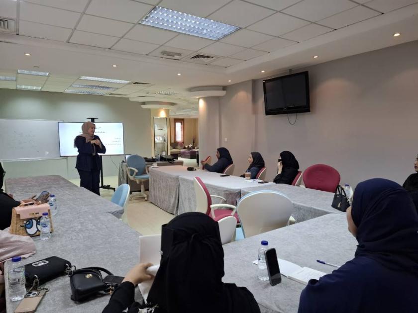 «أجيال المستقبل» في «نسائية دبي» تعزز مهارات الطالبات العملية