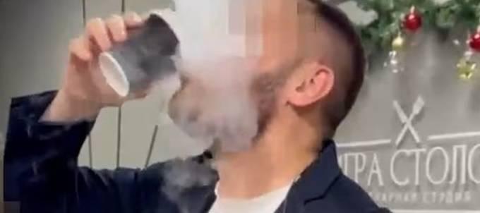 عصير يمزق معدة موظف روسي