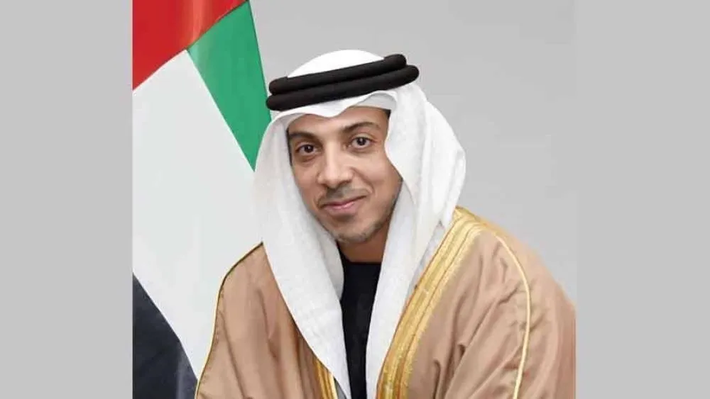 منصور بن زايد يعزي في وفاة راشد مبارك قطامي الكتبي