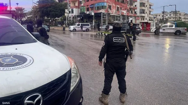 الأمن السوري يعتقل 12 شخصاً بينهم ضباط سابقون قادمون من لبنان