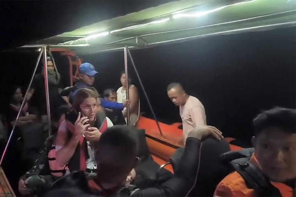 فقد أسرة إسبانية بعد انقلاب قارب قبالة سواحل إندونيسيا