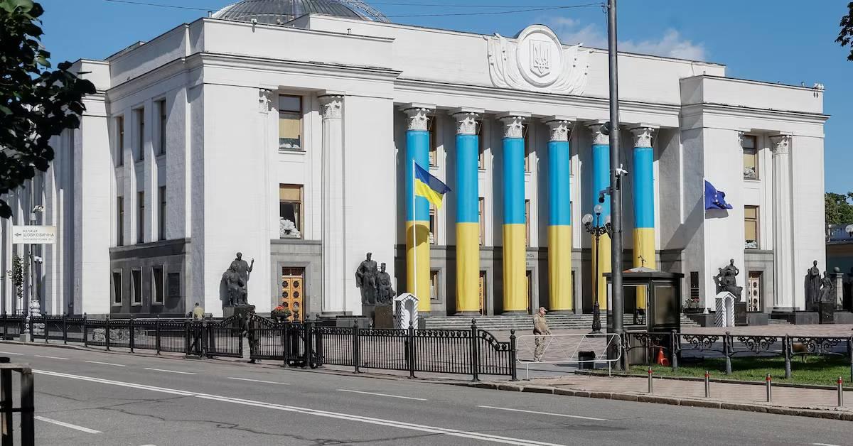 مكافحة الفساد الأوكرانية تحاول مداهمة مكاتب في البرلمان